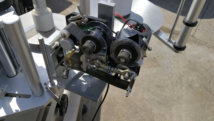 Automatic bottle labeling machines, label applicator machine, square / round / flat bottle label sticker machine