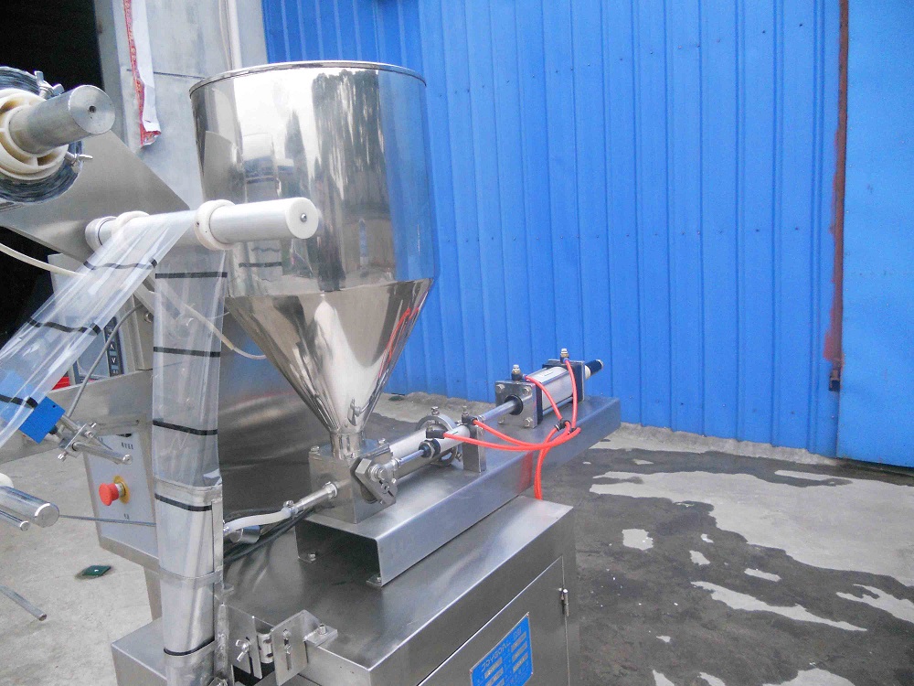GT-320L Automatic paste sachet filling packing machine for honey shampoo ketchup cream sauce peanut butter