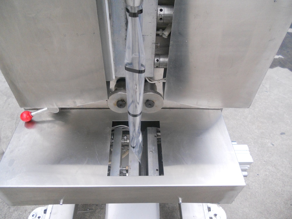 GT-320L Automatic paste sachet filling packing machine for honey shampoo ketchup cream sauce peanut butter